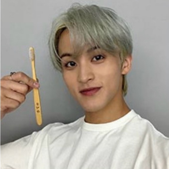 Meet your Posher, Angela - Picture 2 of 2